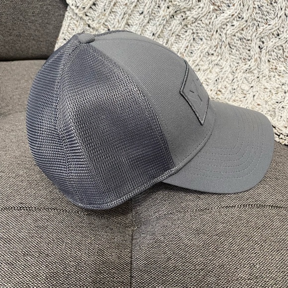 Yeti Snapback/Adjustable Hat - Picture 3 of 6